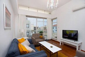 1-80 Collection Apt 301