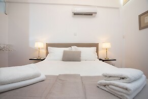 1-80 Collection Apt 301