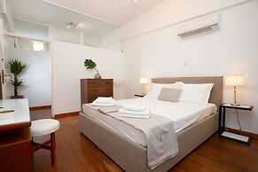 1-80 Collection Apt 301