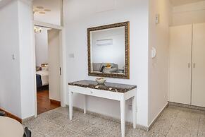 1-80 Collection Apt 202