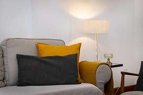 1-80 Collection Apt 202