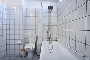 1-80 Collection Apt 202