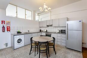 1-80 Collection Apt 202