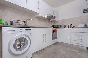 White Arches Sea View Apt No 2