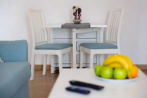 White Arches Sea View Apt No 1