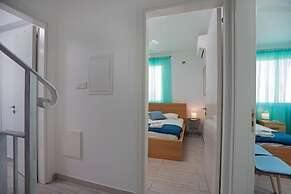 Villa Ioli Green Bay