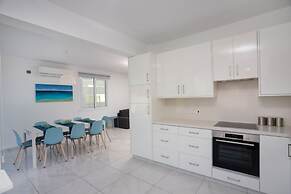 Villa Ioli Green Bay