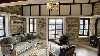 Leonys House in Dhoros