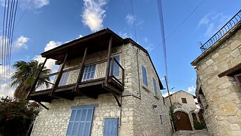 Leonys House in Dhoros