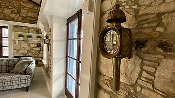 Leonys House in Dhoros