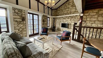 Leonys House in Dhoros