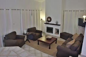 Nestor Hillside House