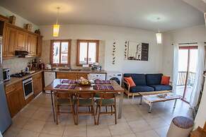 Lania Royal Oak House
