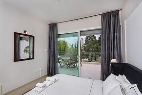 Bay View Gardens Apt 3