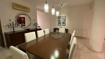 Hallmark Beach Apartment