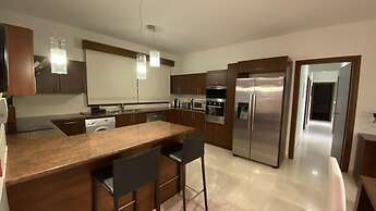 Hallmark Beach Apartment