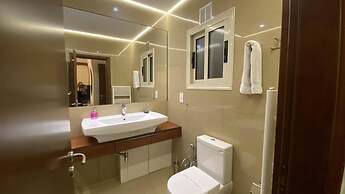 Hallmark Beach Apartment