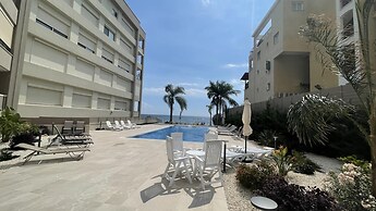 Hallmark Beach Apartment