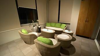 Hallmark Beach Apartment