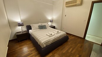 Hallmark Beach Apartment