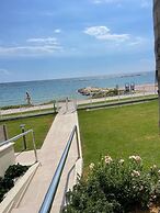 Hallmark Beach Apartment