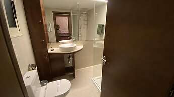 Hallmark Beach Apartment