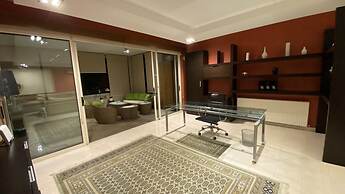 Hallmark Beach Apartment