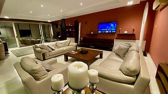 Hallmark Beach Apartment