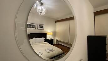 Hallmark Beach Apartment