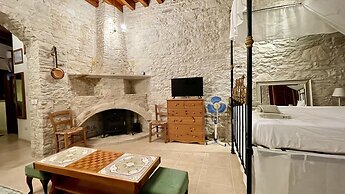Juliet Suite Studio in Dhoros