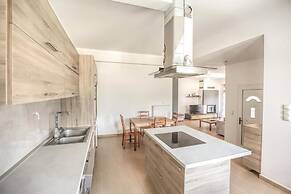 Meteora 's Secret Garden House 1