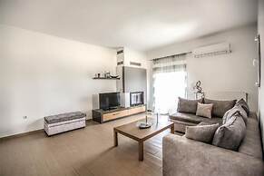 Meteora 's Secret Garden House 1