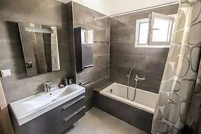 Meteora 's Secret Garden House 1