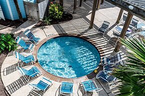 A Beachside Retreat 2 bed 2 Bath w Washer and Dryer