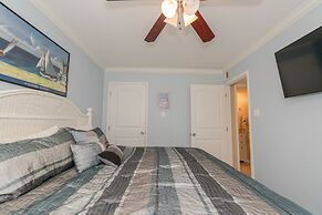A Beachside Retreat 2 bed 2 Bath w Washer and Dryer