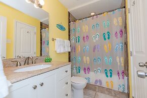 A Beachside Retreat 2 bed 2 Bath w Washer and Dryer