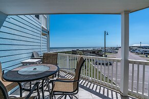 A Beachside Retreat 2 bed 2 Bath w Washer and Dryer