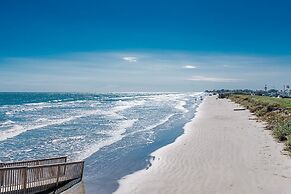 A Beachside Retreat 2 bed 2 Bath w Washer and Dryer