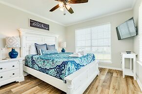 Backyard Oasis Hot Tub and 2 Shaded Decks