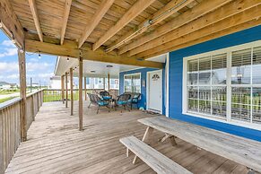 Backyard Oasis Hot Tub and 2 Shaded Decks