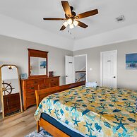 Backyard Oasis Hot Tub and 2 Shaded Decks