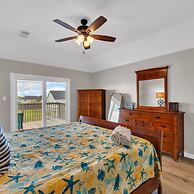 Backyard Oasis Hot Tub and 2 Shaded Decks