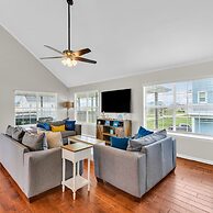 Backyard Oasis Hot Tub and 2 Shaded Decks