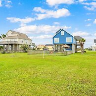 Backyard Oasis Hot Tub and 2 Shaded Decks