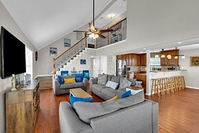 Backyard Oasis Hot Tub and 2 Shaded Decks