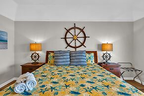 Backyard Oasis Hot Tub and 2 Shaded Decks