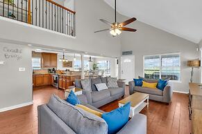 Backyard Oasis Hot Tub and 2 Shaded Decks