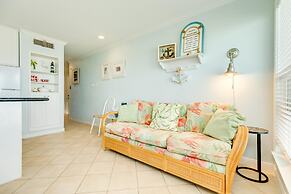 Beautiful Blue Heron Sleeps 6 Great Views