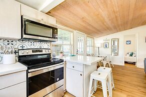 Cute Beach Bungalow Walk to the Beach