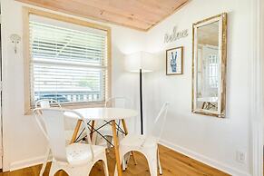 Cute Beach Bungalow Walk to the Beach